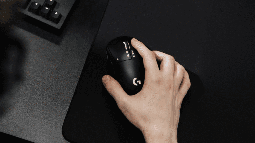 Logitech PRO X3 SUPERSTRIKE aposta em cliques ultrarrápidos e maior autonomia